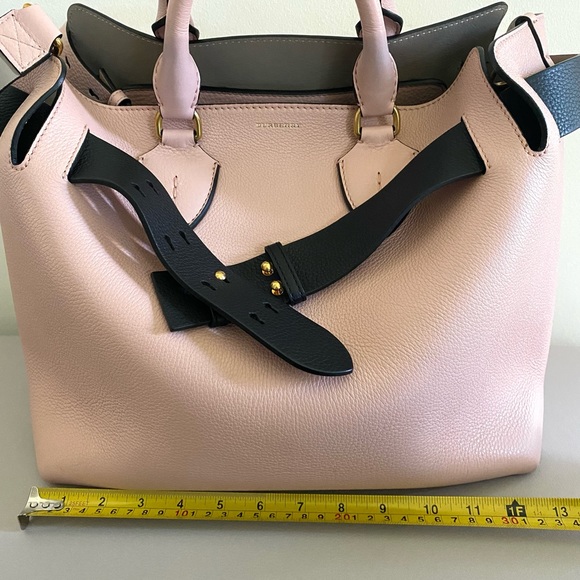 Authentic Burberry “belt bag” - Picture 14 of 16